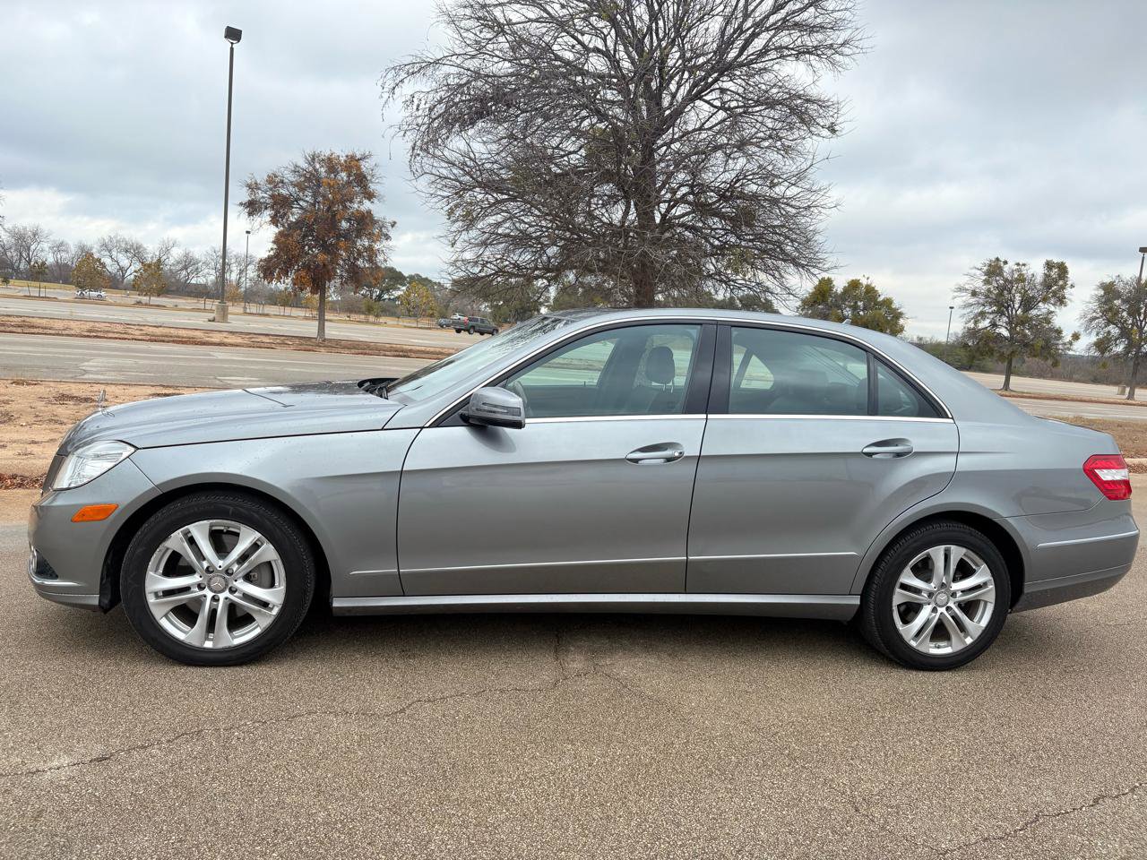 Used 2011 Mercedes-Benz E 350 Sedan image 26
