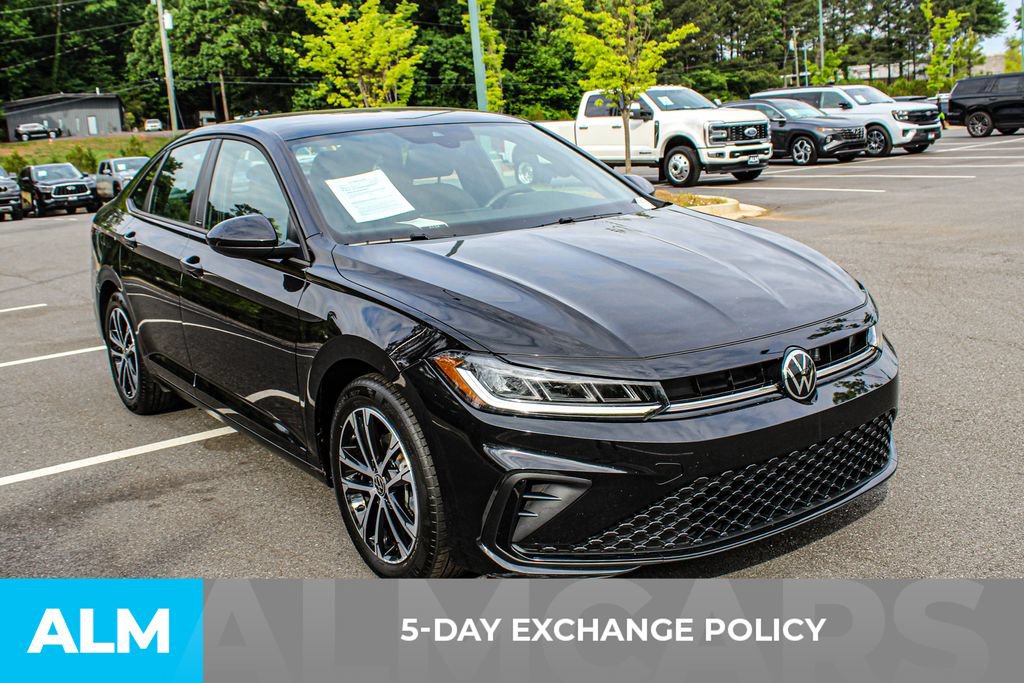 Used 2025 Volkswagen Jetta Sport FWD image 3