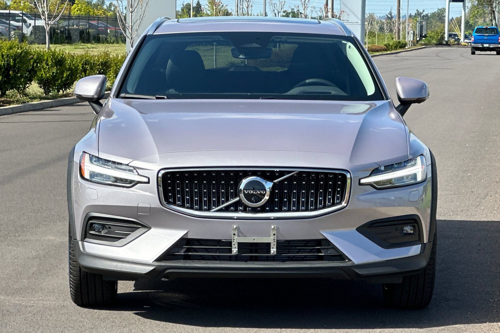 New 2026 Volvo V60 B5 Cross Country Ultra w/ Climate Package AWD/4WD image 8