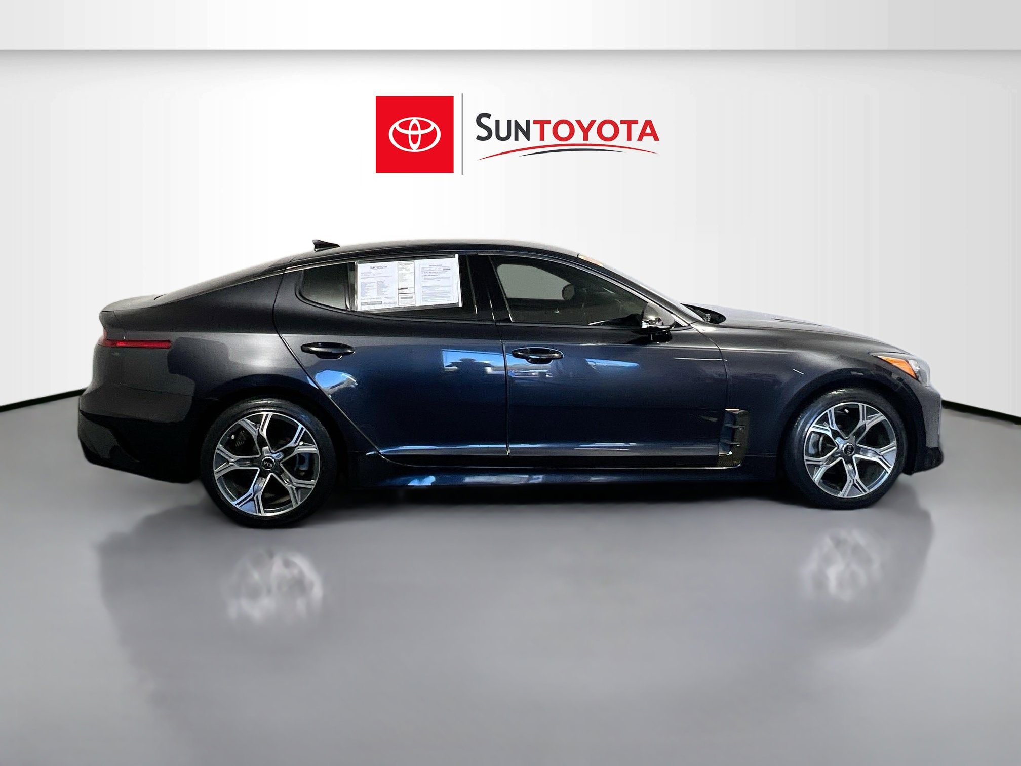 Used 2020 Kia Stinger GT-Line image 2