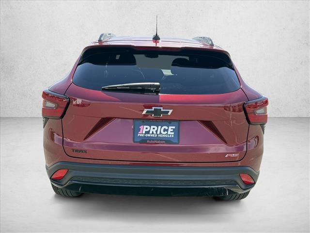 Used 2024 Chevrolet Trax RS w/ Sunroof Package FWD image 6