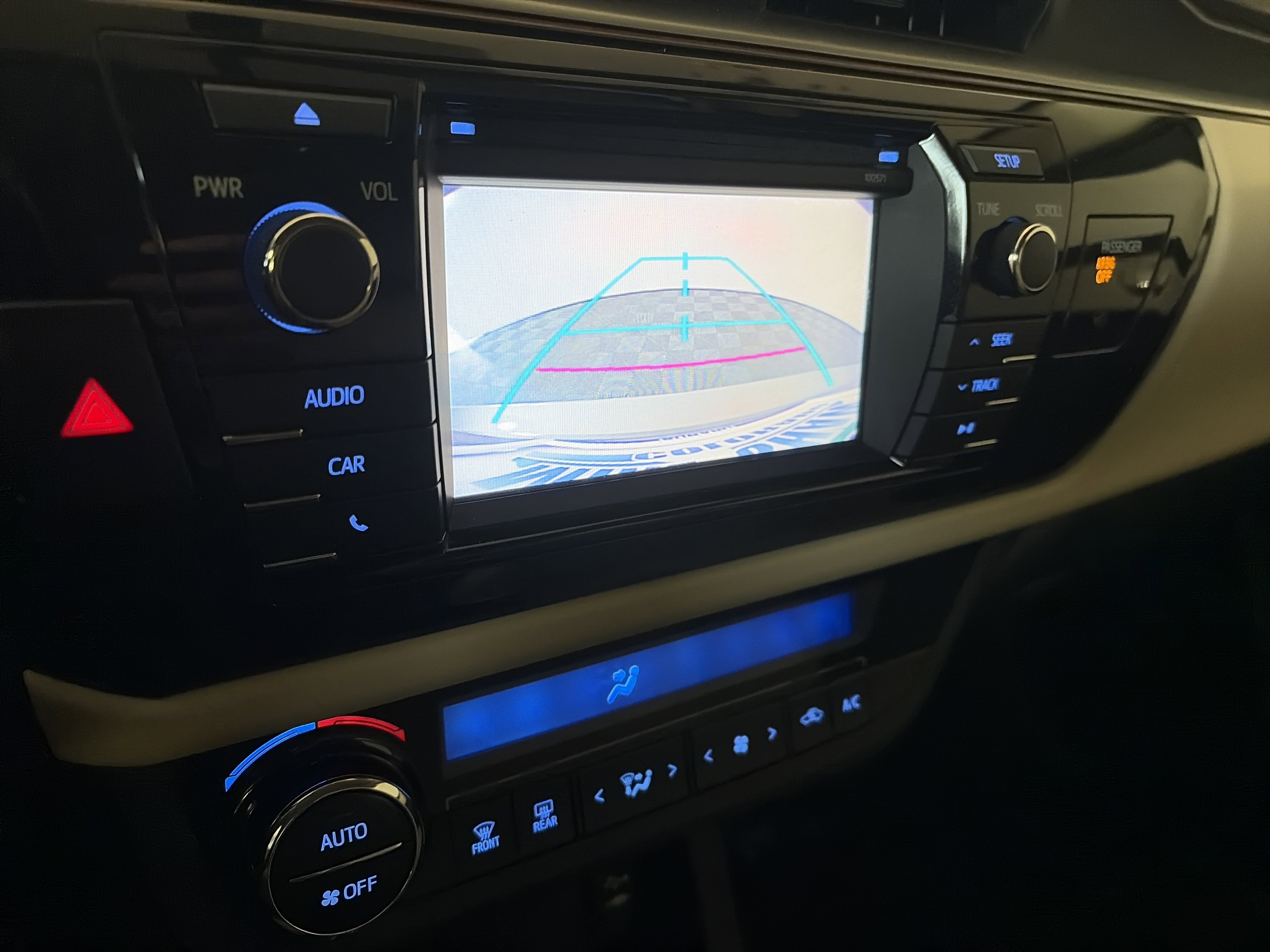 Used 2016 Toyota Corolla LE image 21