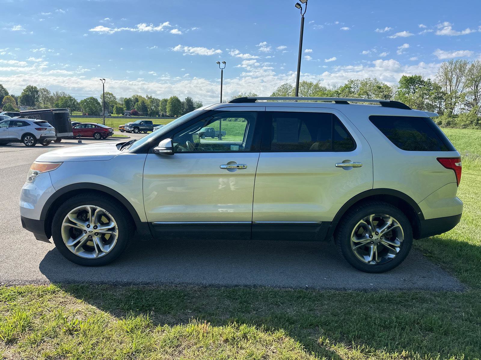 Used 2015 Ford Explorer Limited image 3