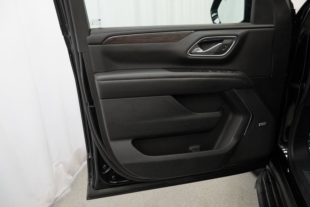 Used 2022 Chevrolet Tahoe LT w/ Luxury Package AWD/4WD image 24