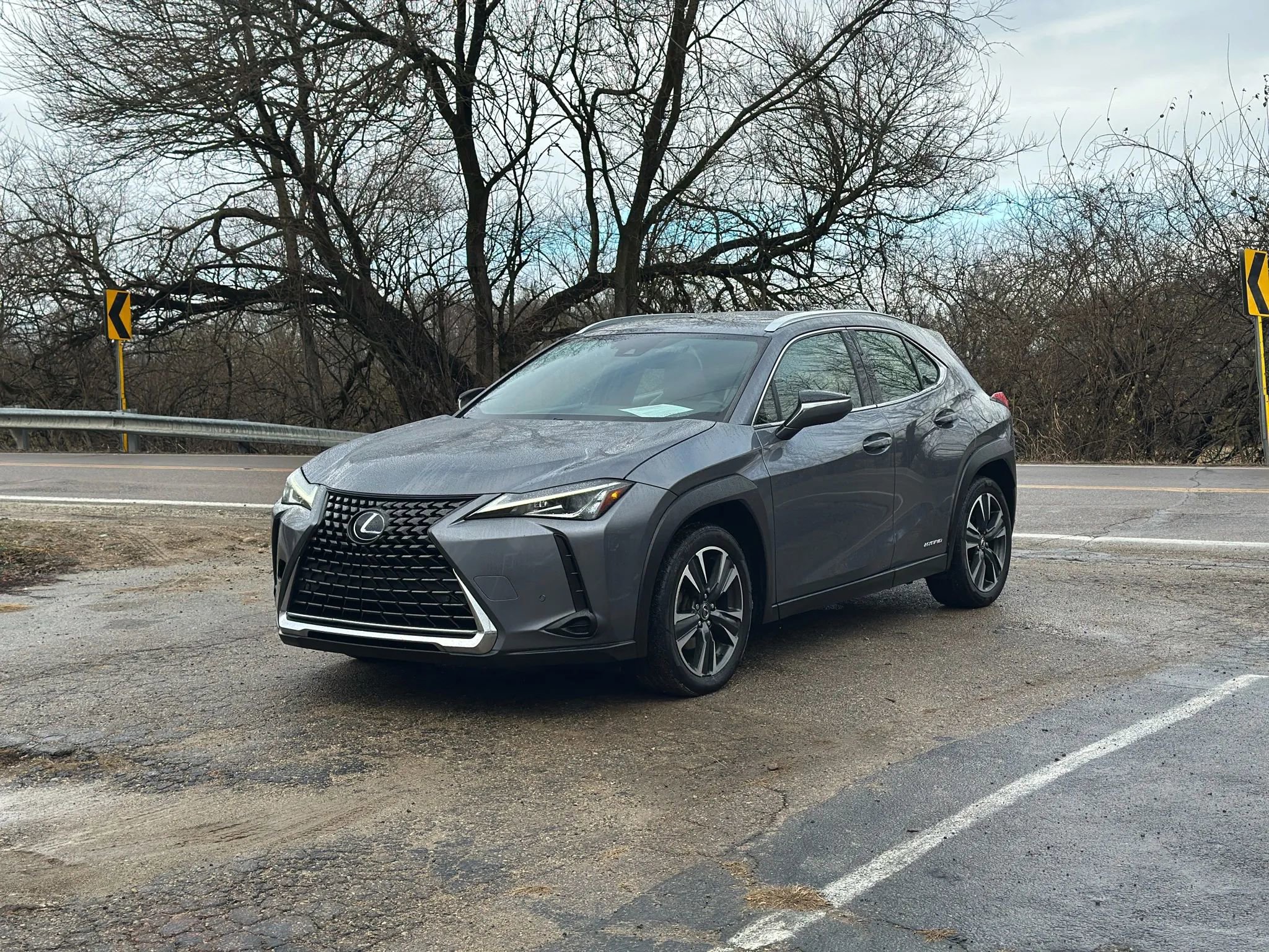 Used 2019 Lexus UX 250h 250h Luxury Sport Utility 4D image 7
