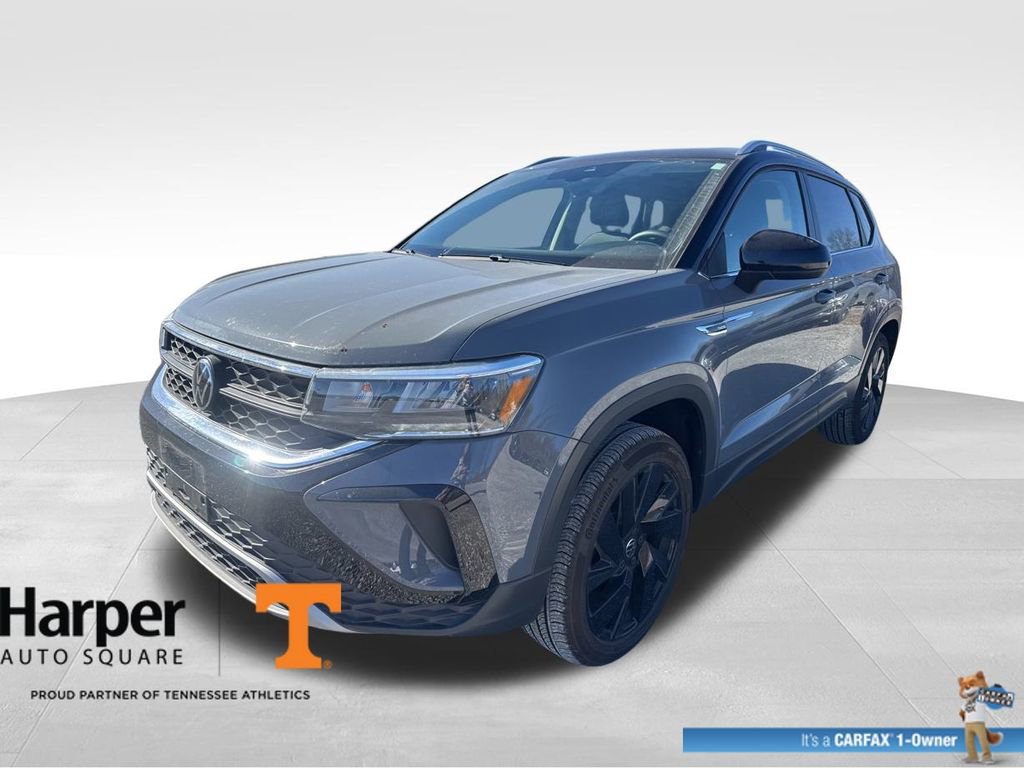 Used 2024 Volkswagen Taos SE w/ Panoramic Sunroof Package image 1