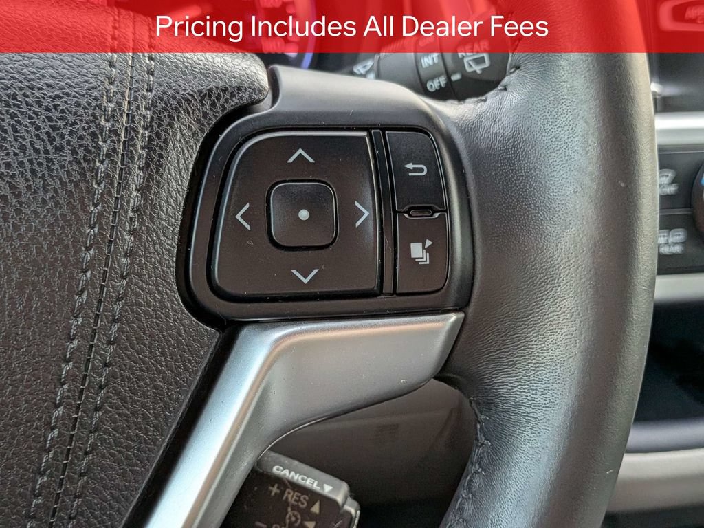 Used 2016 Toyota Highlander XLE FWD image 29