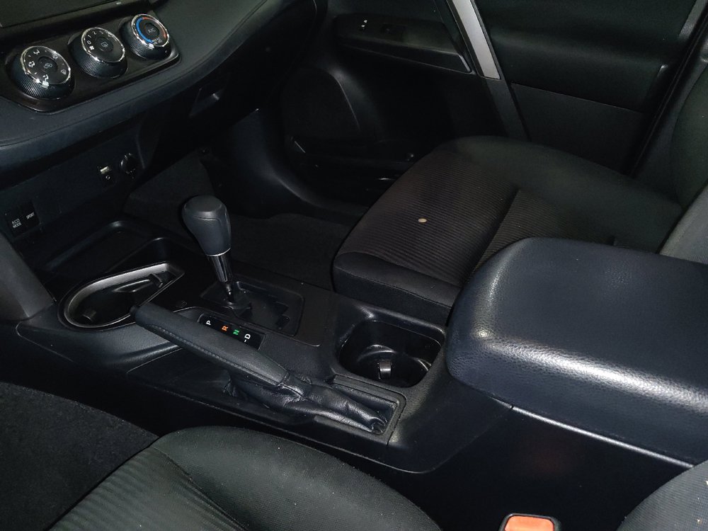 Used 2018 Toyota RAV4 LE FWD image 26
