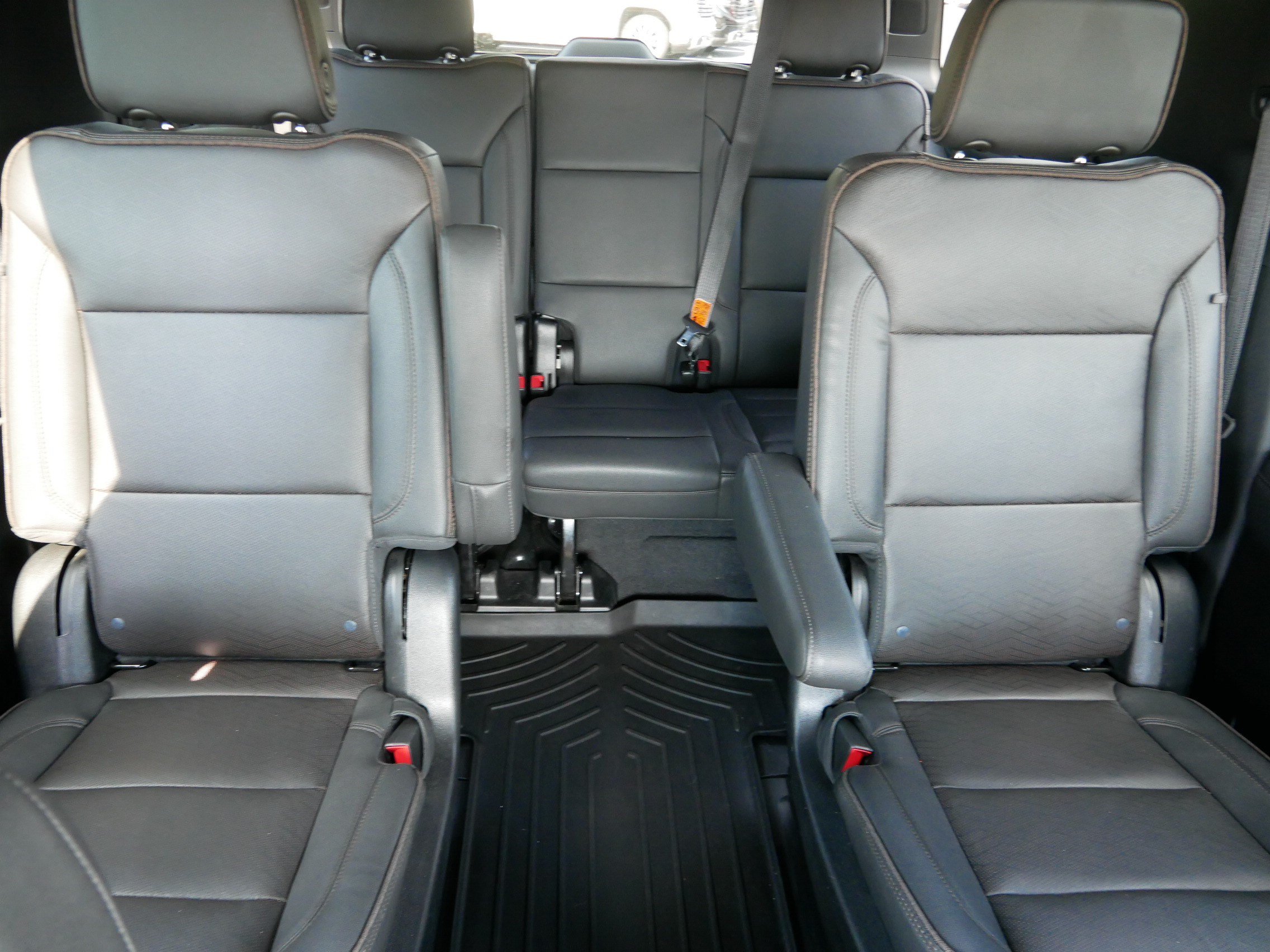 Used 2023 Chevrolet Suburban High Country AWD/4WD image 13