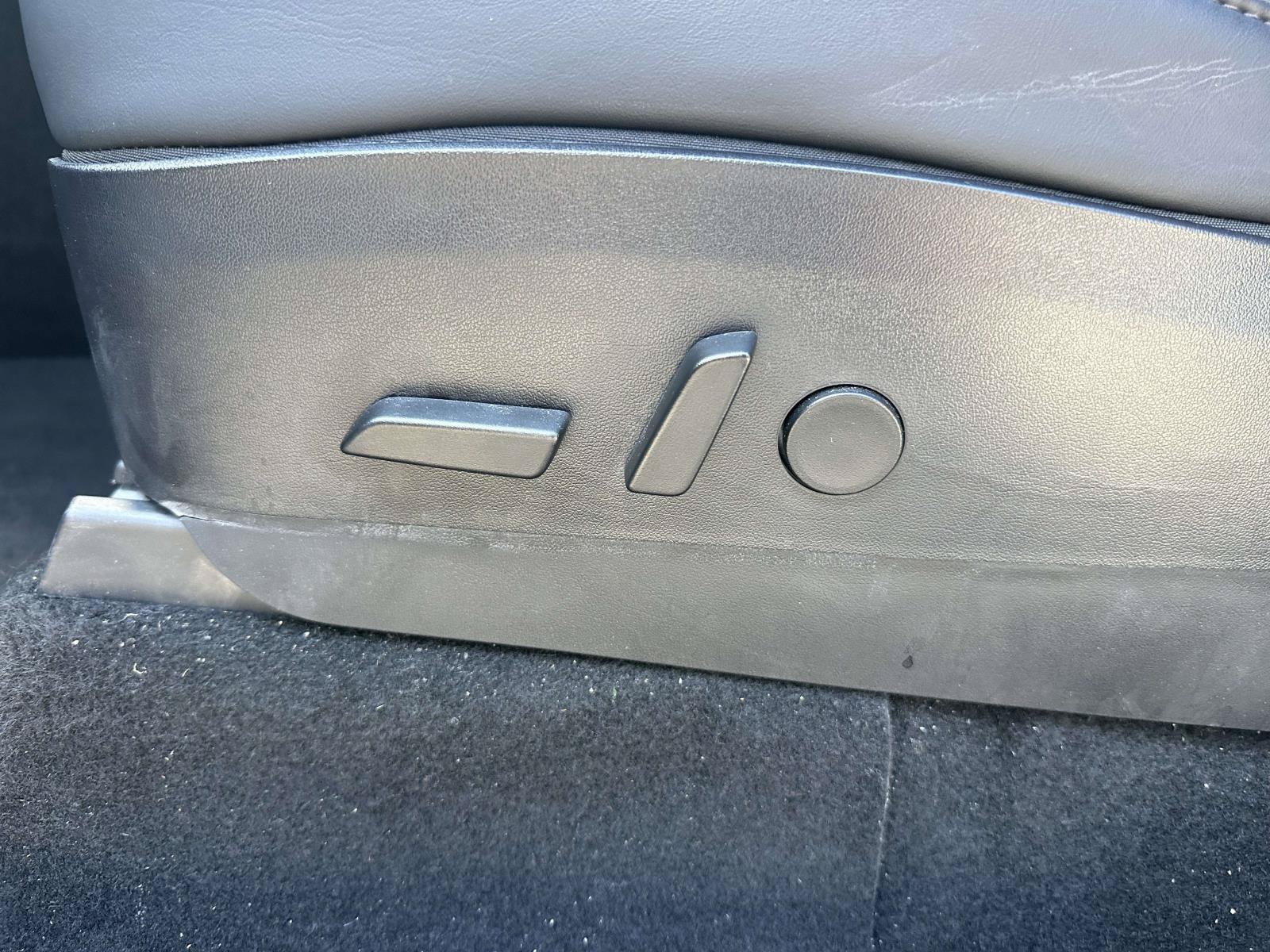 Used 2020 Tesla Model Y Long Range AWD/4WD image 16