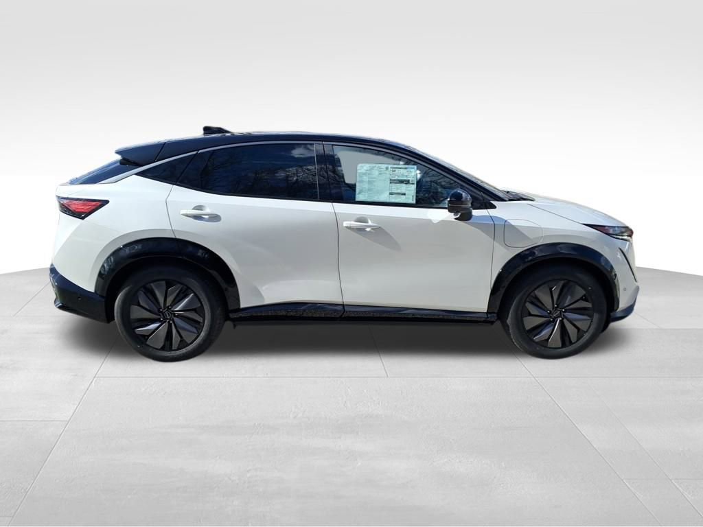 New 2025 Nissan Ariya Platinum image 7