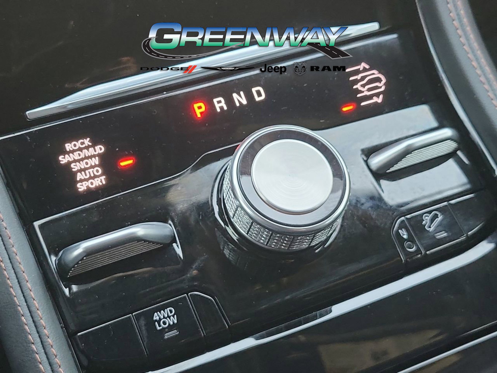 Used 2024 Jeep Grand Cherokee Summit image 26