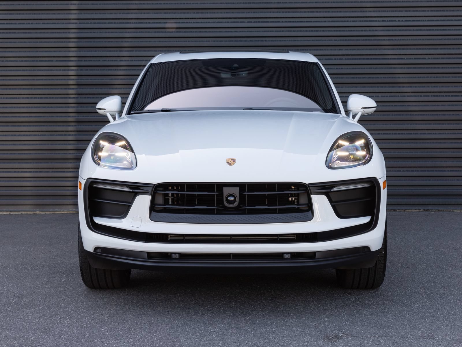 Certified 2026 Porsche Macan AWD/4WD image 7