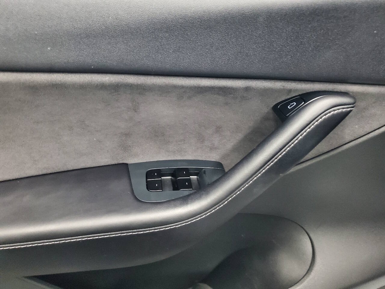 Used 2021 Tesla Model Y Long Range AWD/4WD image 10