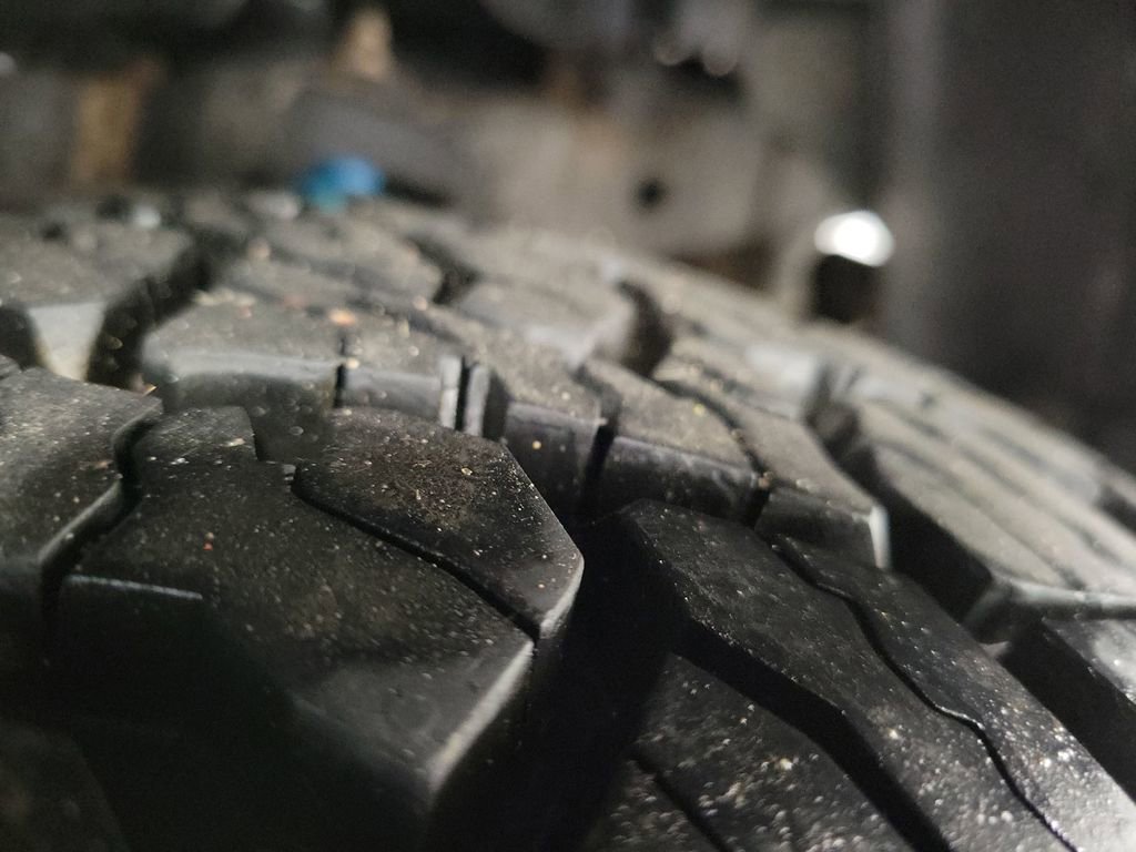 Used 2017 Toyota Tacoma TRD Off-Road w/ Premium & Technology Package image 12