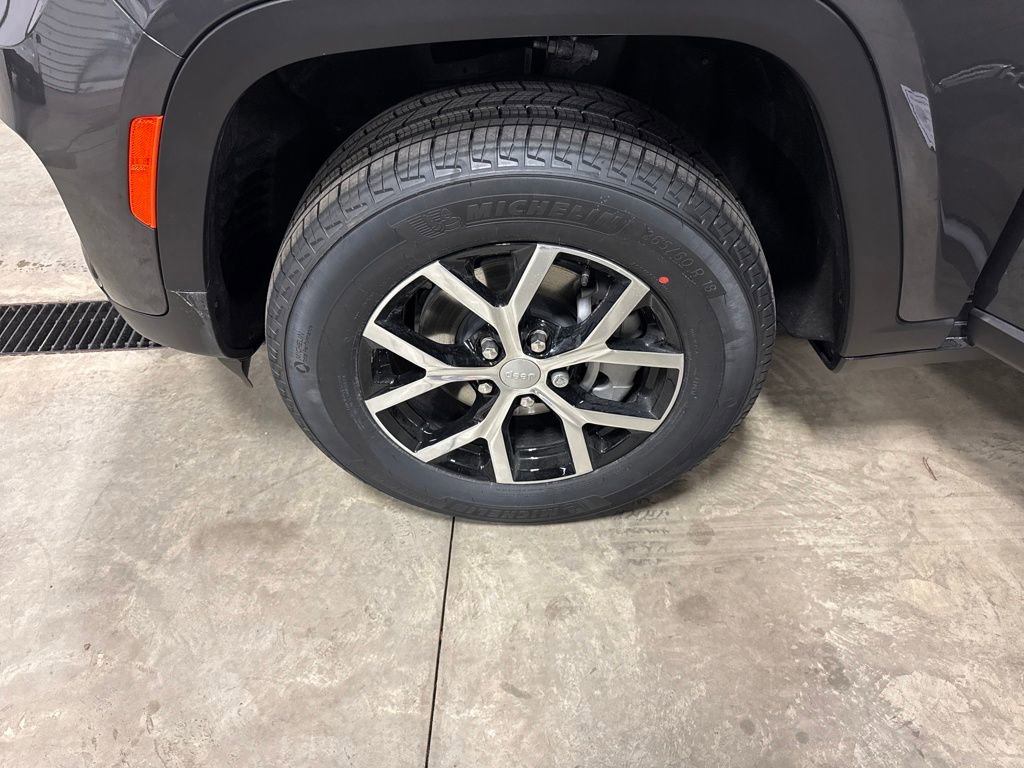 New 2025 Jeep Grand Cherokee Limited image 26