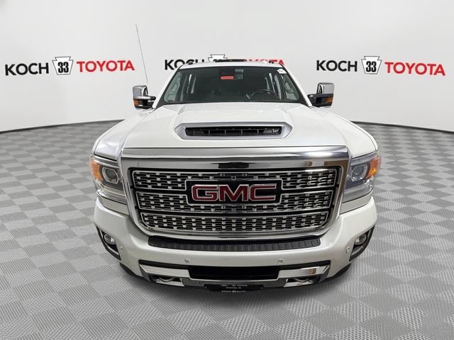 Used 2018 GMC Sierra 2500 Denali w/ Duramax Plus Package AWD/4WD image 2