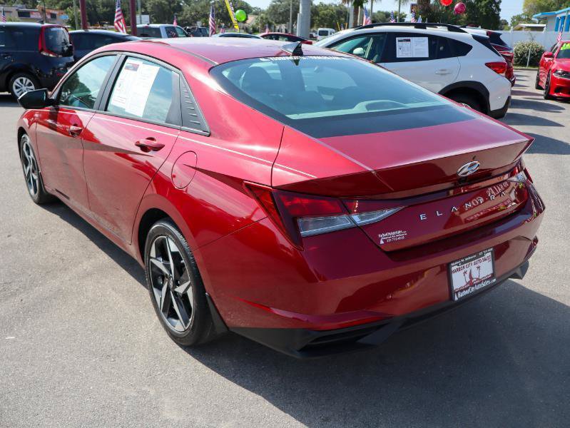 Used 2023 Hyundai Elantra SEL w/ Convenience Package FWD image 3