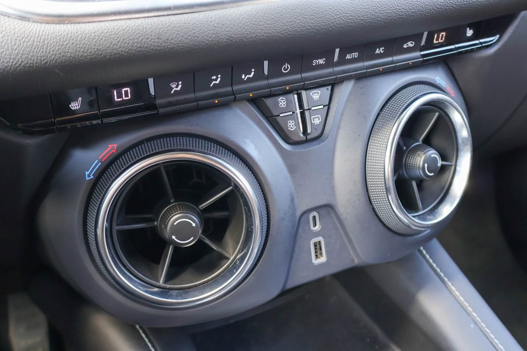 Used 2025 Chevrolet Blazer LT FWD image 14