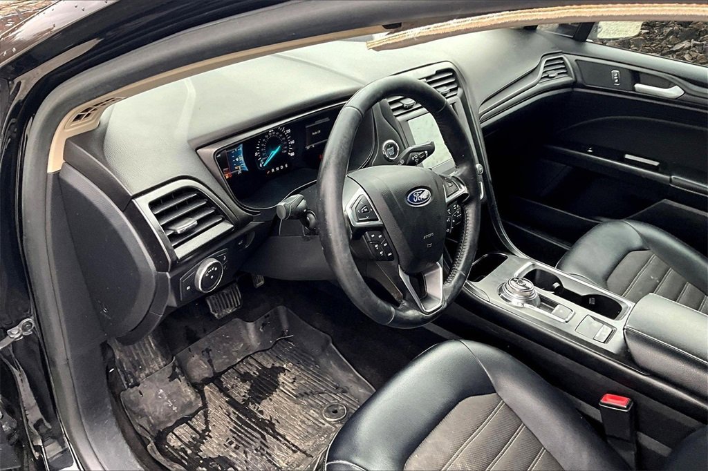 Used 2018 Ford Fusion SE w/ Equipment Group 201A image 12