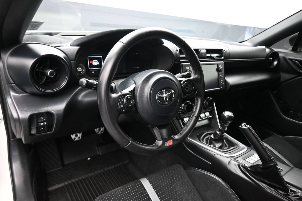 Used 2025 Toyota GR86 Premium w/ Performance Package RWD image 13