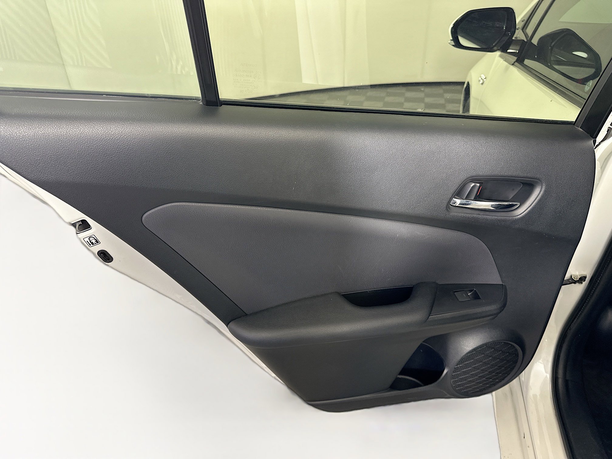 Used 2019 Toyota Prius Prime Premium FWD image 25