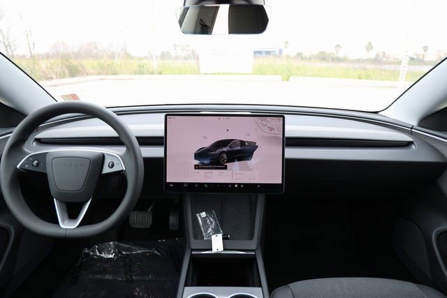 Used 2025 Tesla Model 3 Long Range image 11