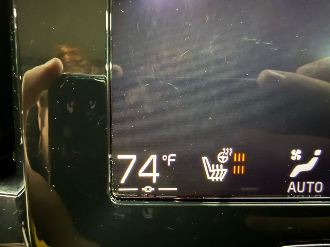 Used 2019 Volvo XC40 T5 Momentum image 27