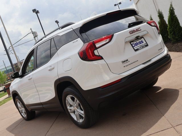 Used 2024 GMC Terrain SLE w/ Driver Convenience Package AWD/4WD image 4