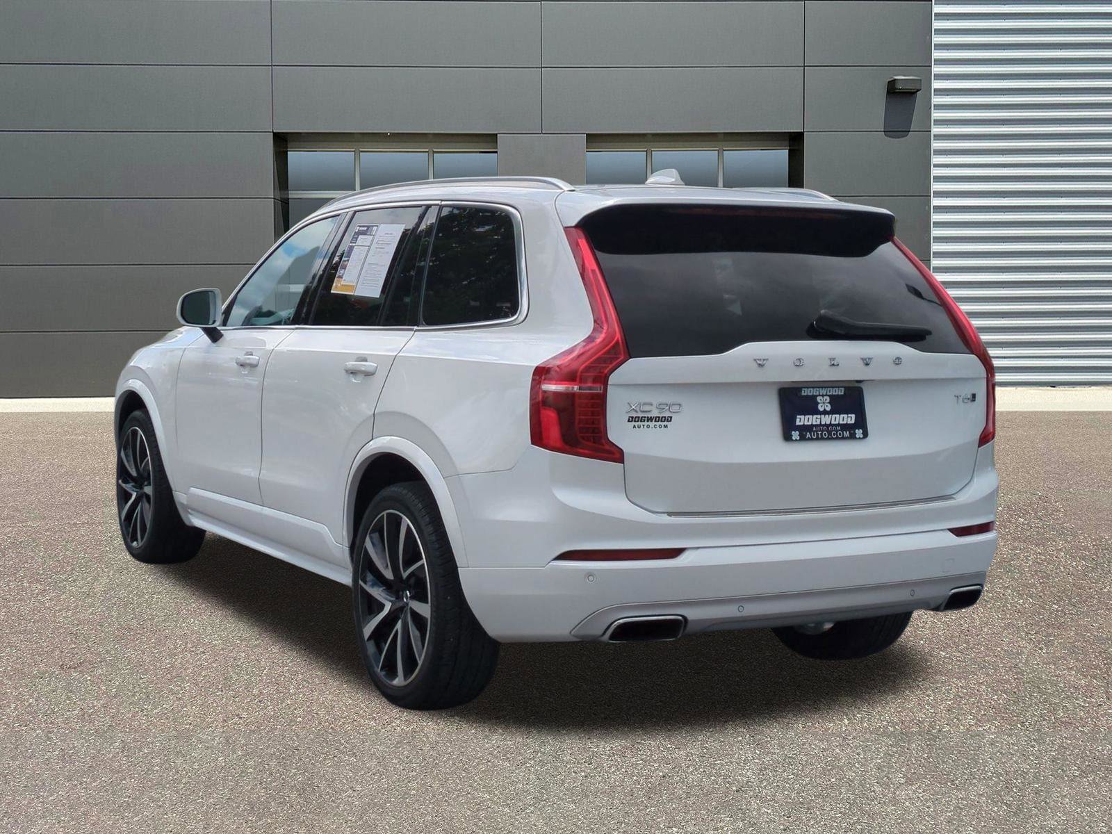Used 2021 Volvo XC90 T6 Momentum AWD/4WD image 5
