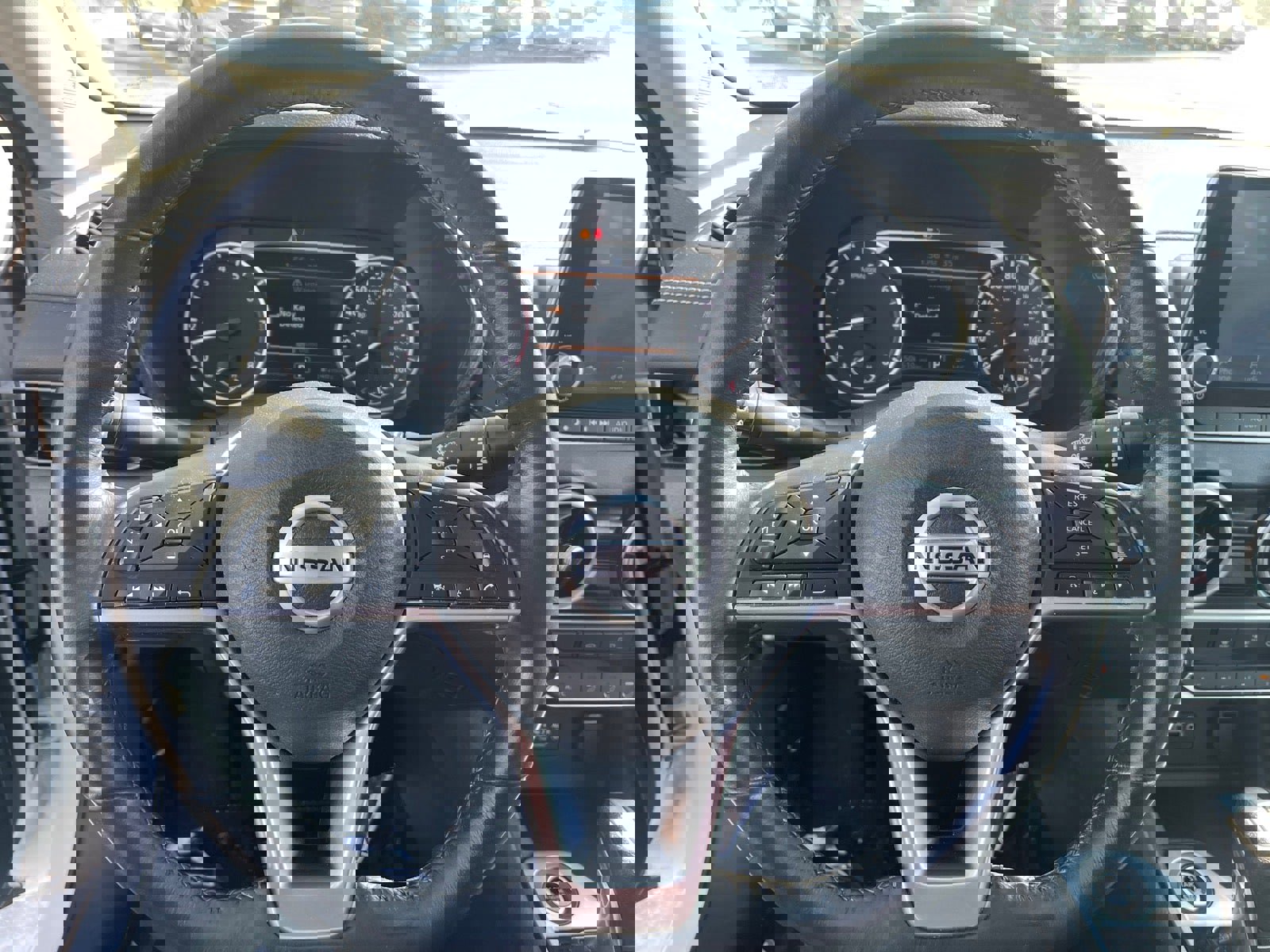 Used 2023 Nissan Sentra SV image 9