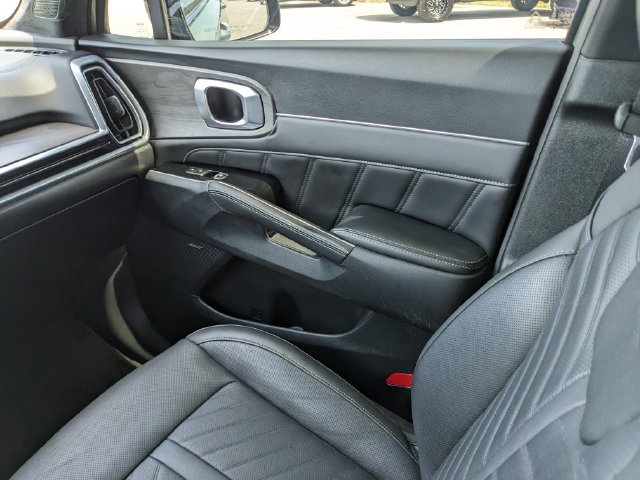 Used 2025 Kia Sorento SX Prestige AWD/4WD image 19