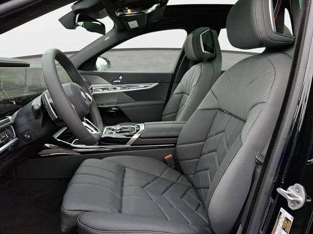 New 2026 BMW 750e xDrive image 11
