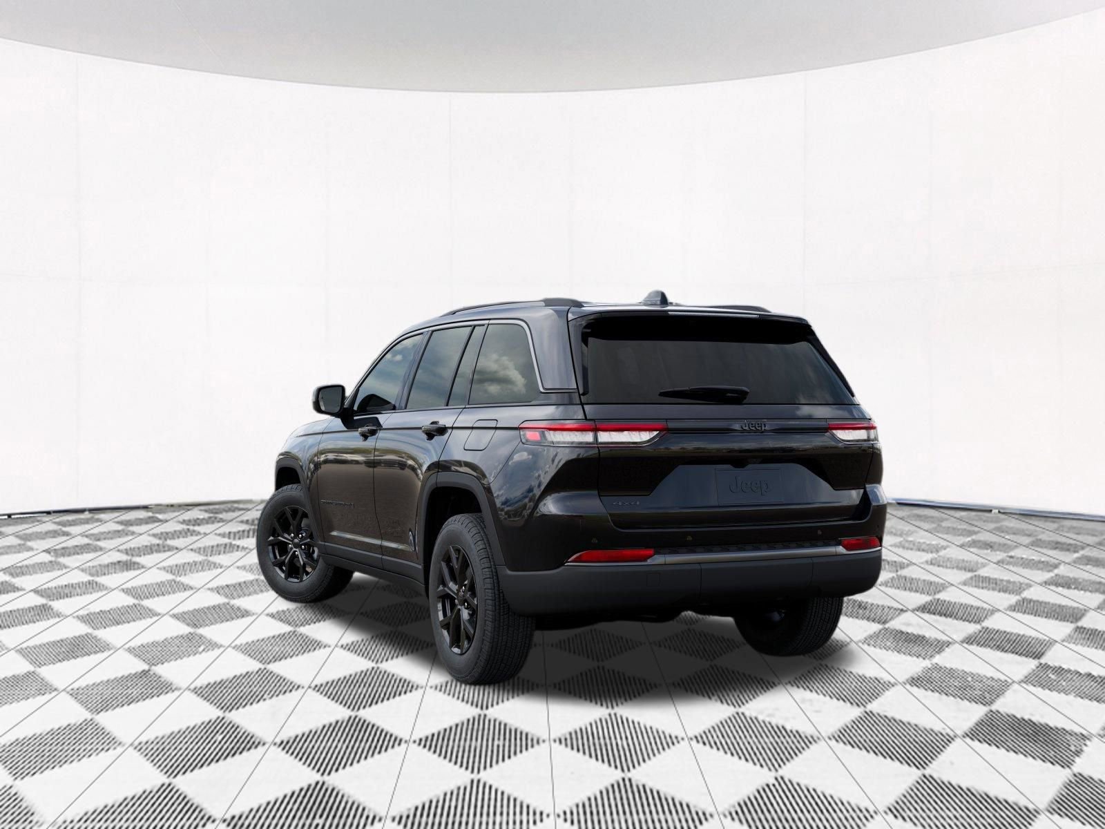 New 2026 Jeep Grand Cherokee Altitude image 5