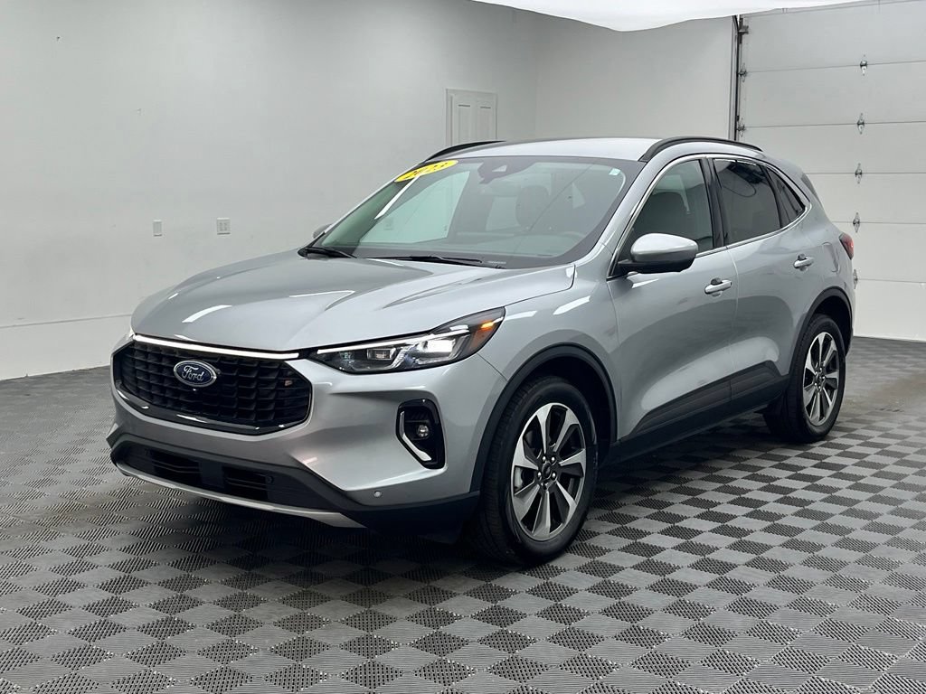 Used 2023 Ford Escape Platinum AWD/4WD image 14