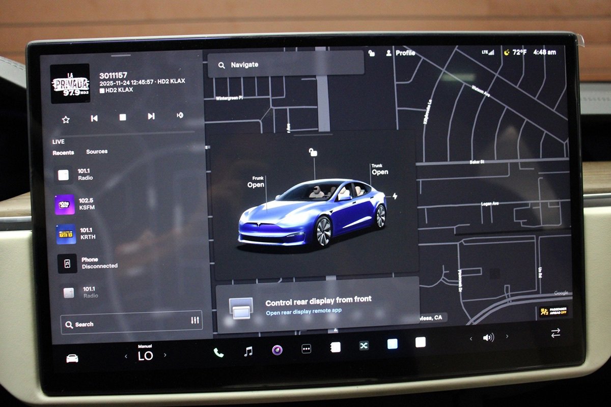 Used 2022 Tesla Model S AWD image 34