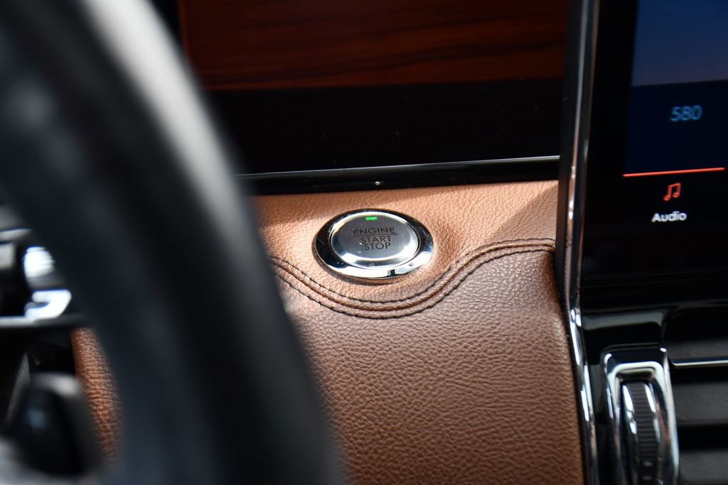 Used 2022 Lincoln Navigator Reserve AWD/4WD image 28