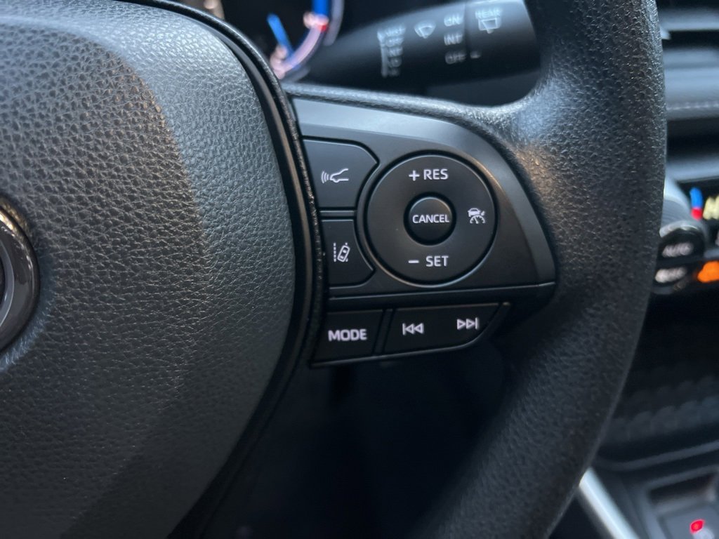 Used 2025 Toyota RAV4 LE image 17