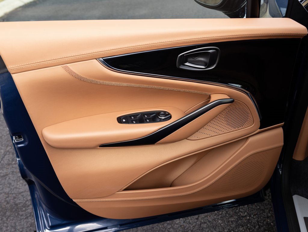 New 2025 Aston Martin DBX 707 image 17