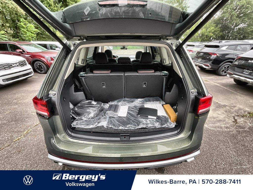 Used 2024 Volkswagen Atlas Peak Edition SEL AWD/4WD image 28