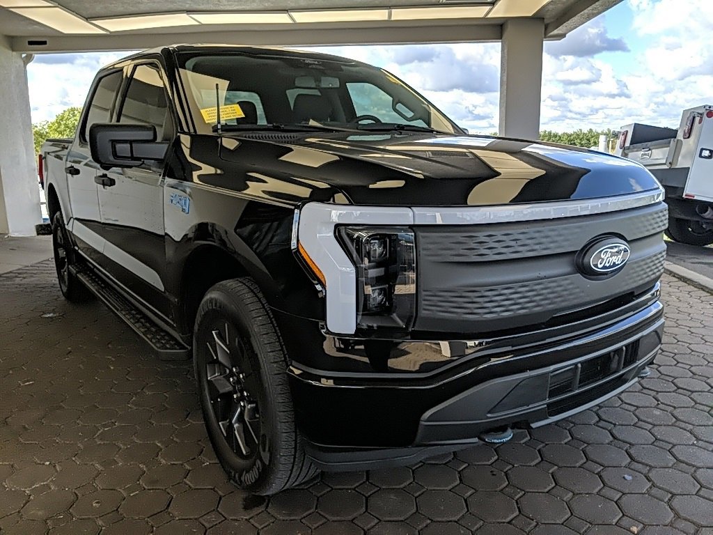 Certified 2024 Ford F150 Lightning XLT w/ Max Trailer Tow Package image 3