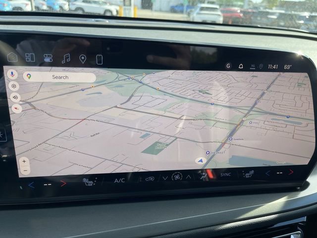 New 2026 Chevrolet Traverse LT w/ Driver Confidence Package AWD/4WD image 18