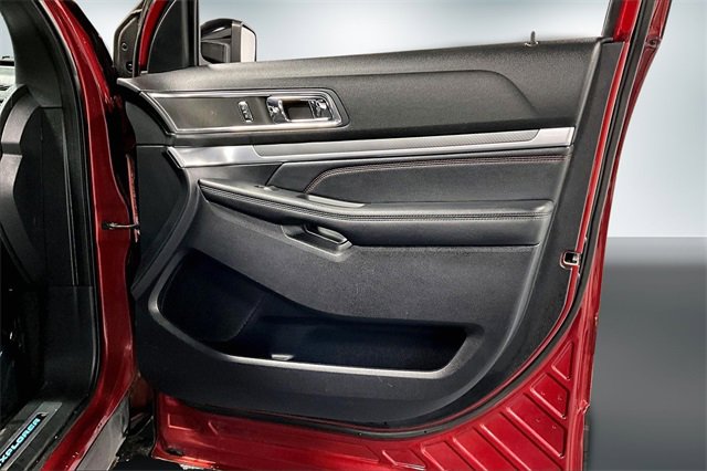 Used 2018 Ford Explorer Sport w/ Equipment Group 401A image 27