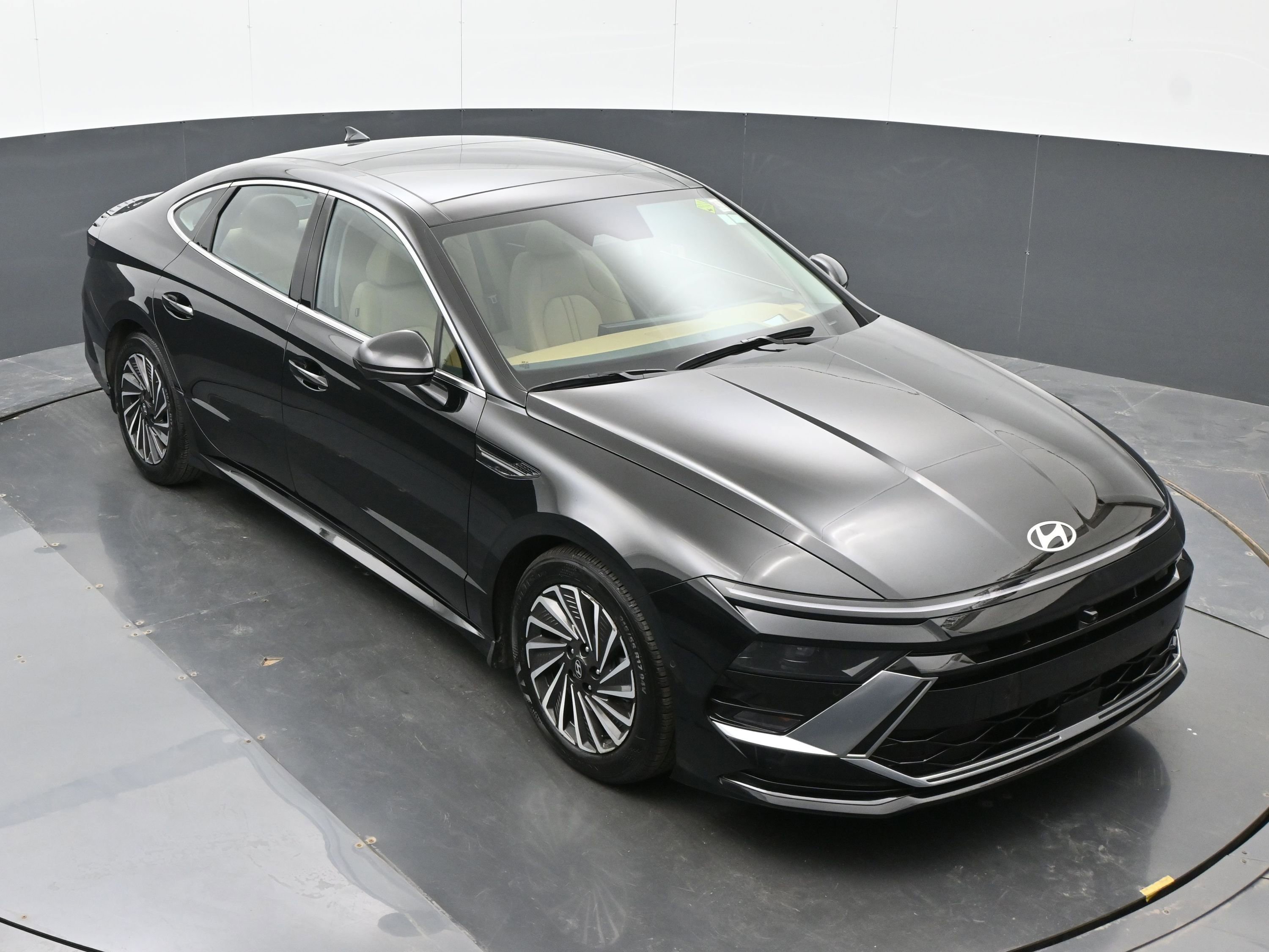 Certified 2025 Hyundai Sonata Limited image 34