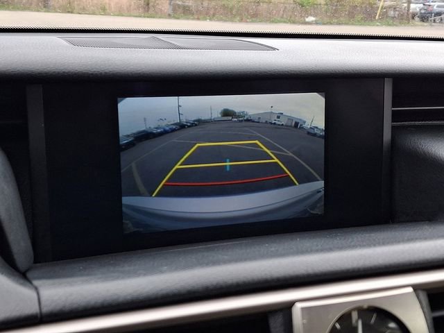 Used 2017 Lexus IS 200t w/ Premium Package RWD image 18