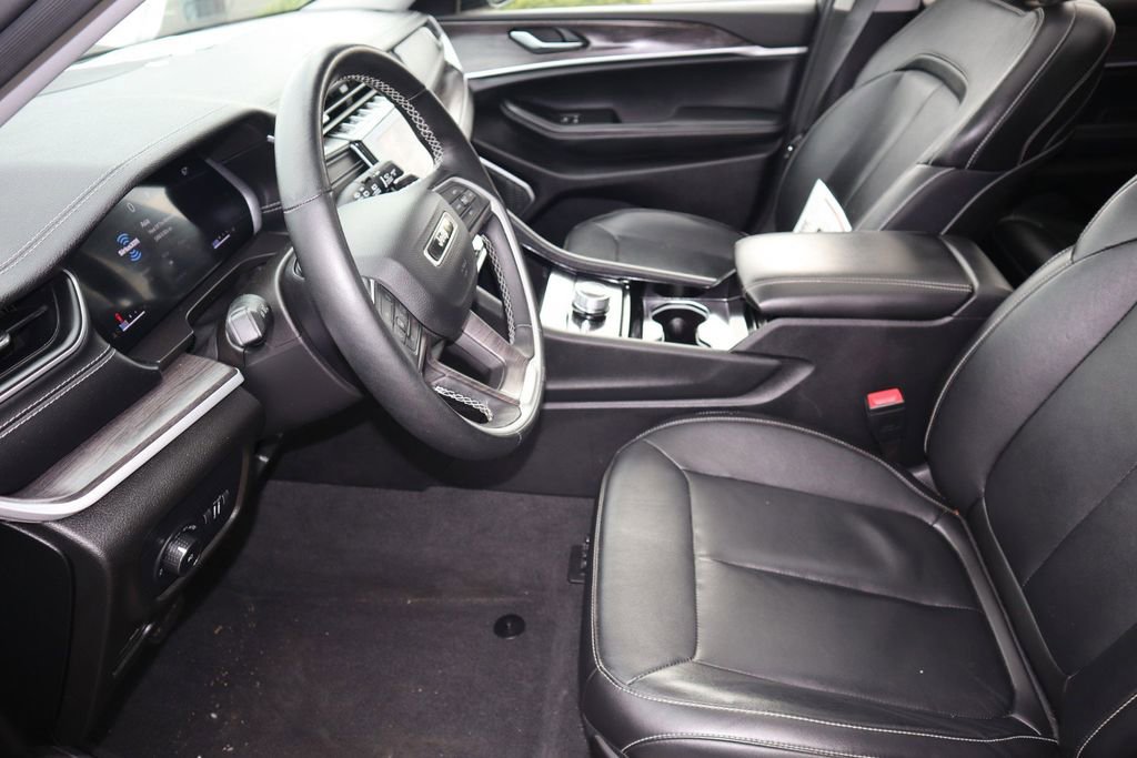 Used 2022 Jeep Grand Cherokee L Limited image 16