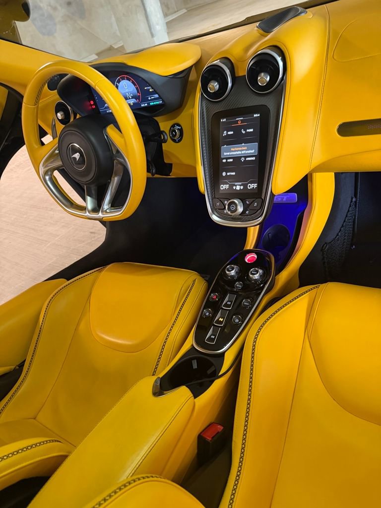 Used 2022 McLaren GT image 8