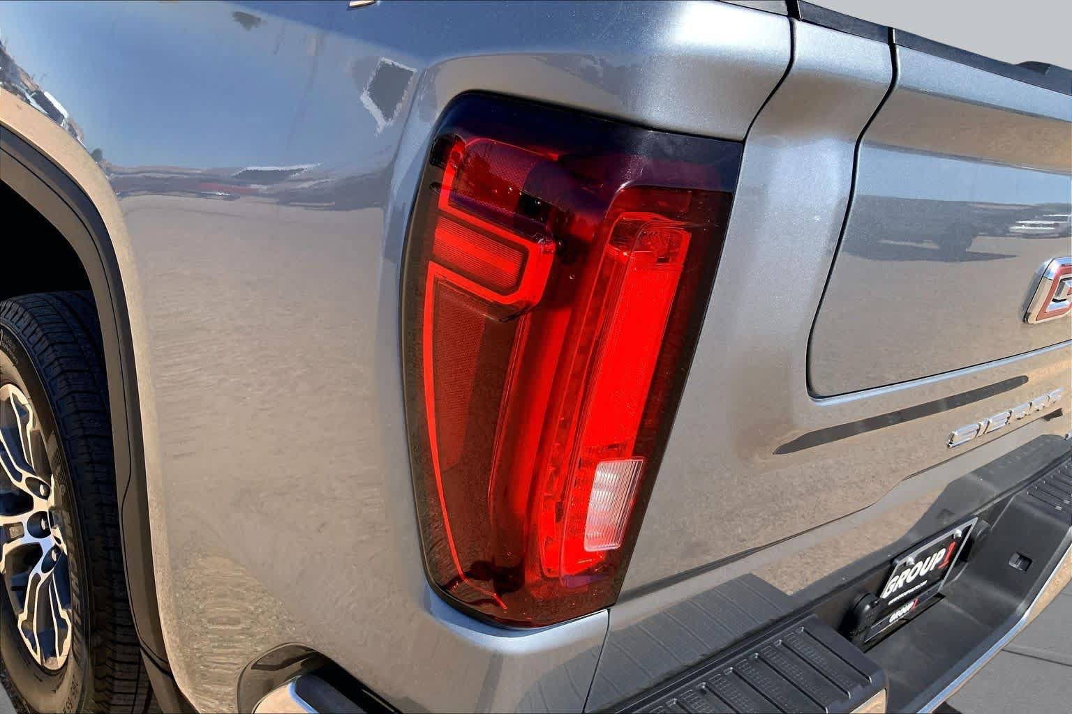 Used 2026 GMC Sierra 1500 SLT AWD/4WD image 32