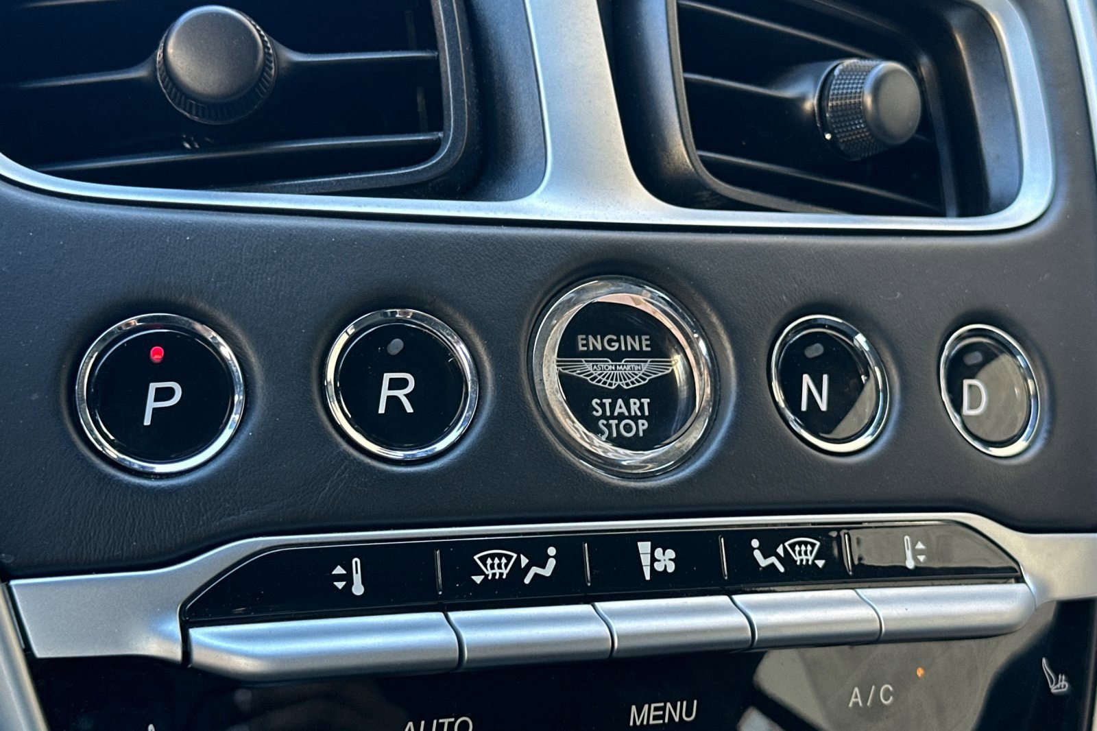 Used 2018 Aston Martin DB11 V12 image 25