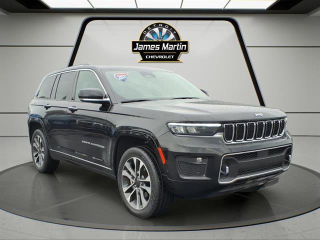 Used 2023 Jeep Grand Cherokee Overland image 3